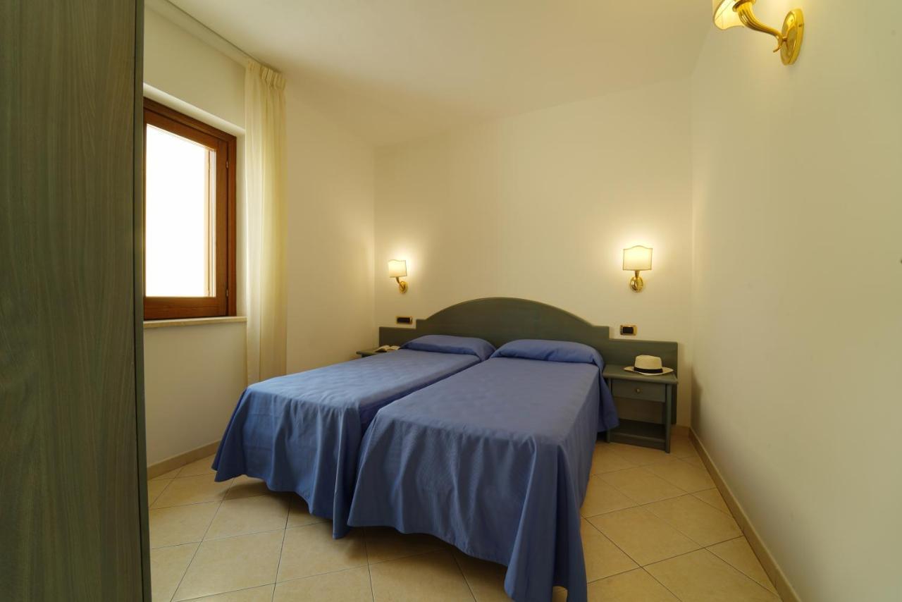 Hotel Scoglio Del Leone 잠브로네 외부 사진