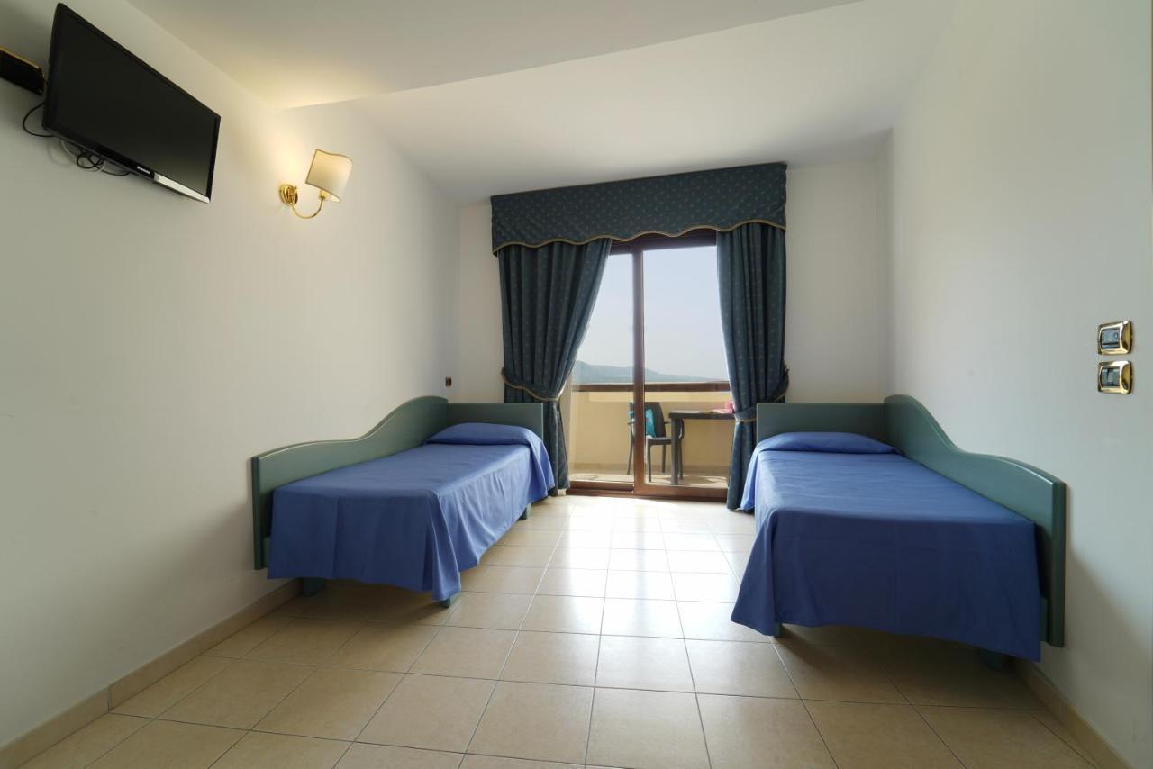 Hotel Scoglio Del Leone 잠브로네 외부 사진