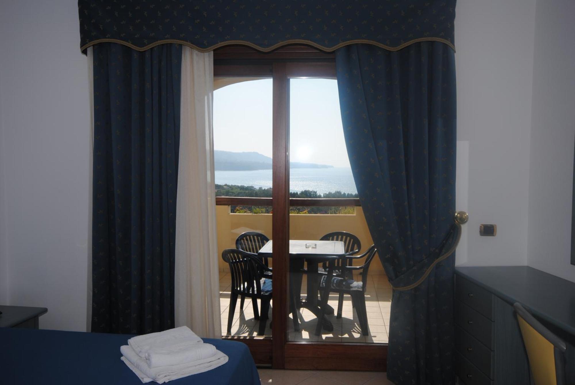 Hotel Scoglio Del Leone 잠브로네 외부 사진