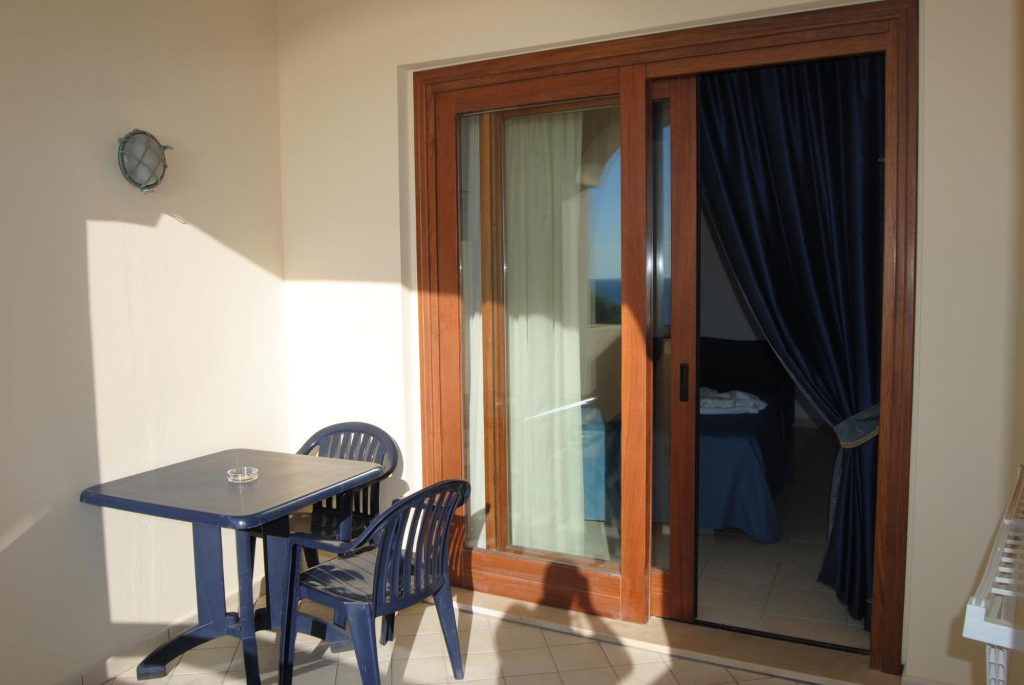 Hotel Scoglio Del Leone 잠브로네 외부 사진