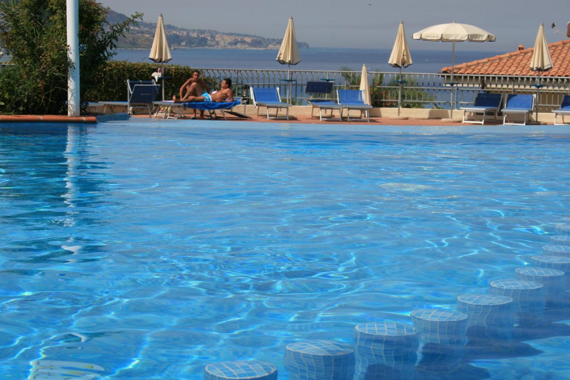 Hotel Scoglio Del Leone 잠브로네 외부 사진