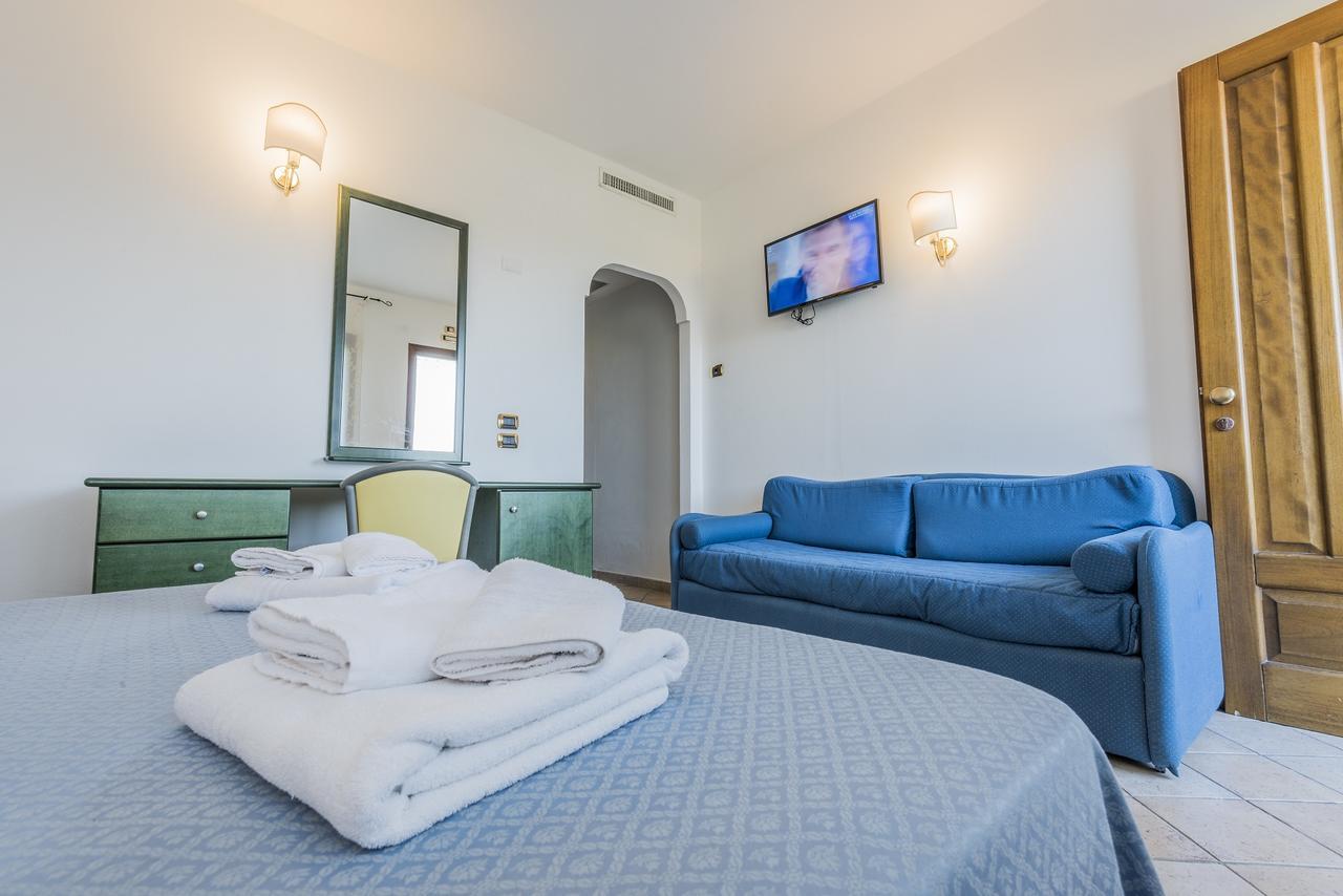 Hotel Scoglio Del Leone 잠브로네 외부 사진