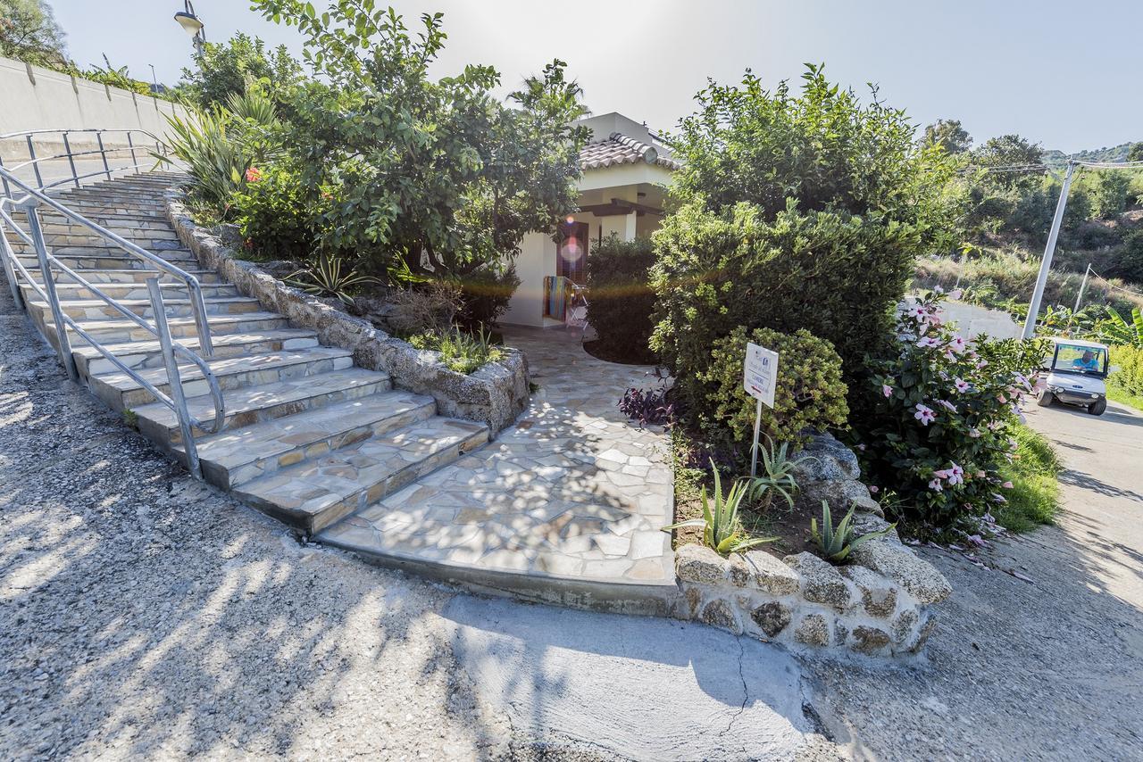 Hotel Scoglio Del Leone 잠브로네 외부 사진